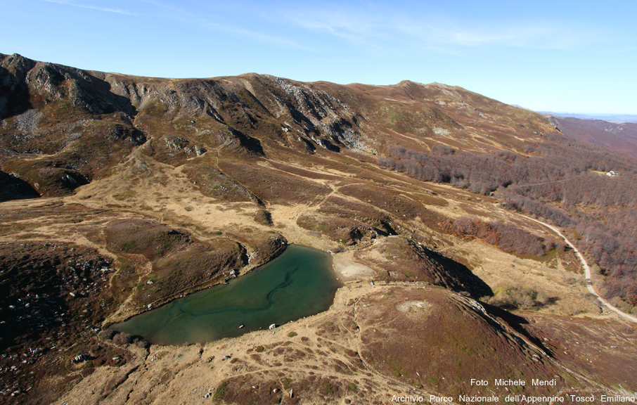 Le acque color smeraldo del Lago Bargetana (1783 m)